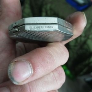 Compact make up case. Sold at a auction for 400obo